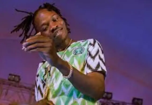 Court orders arrest of Naira Marley over alleged car and phone theft