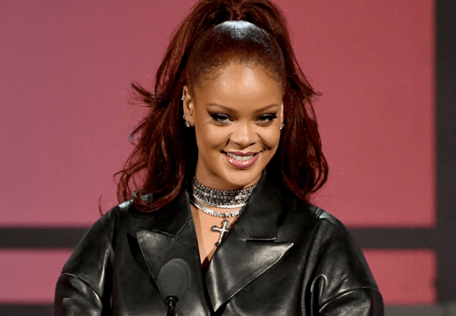 Rihanna to recieve NAACP Image president's award