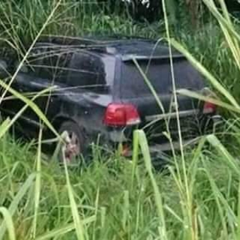 Oshiomhole escapes death as trailer crashes into convoy