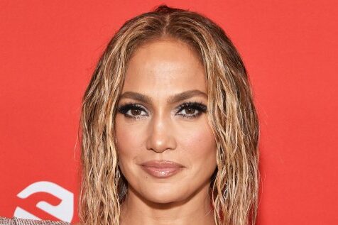 Jennifer Lopez goes nude in cover art for her "In the Morning" single