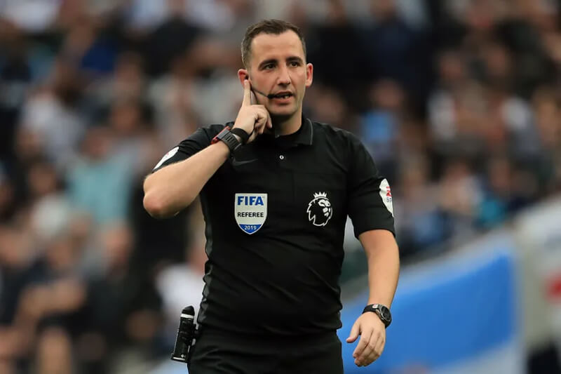 Referees told to alter offside rule
