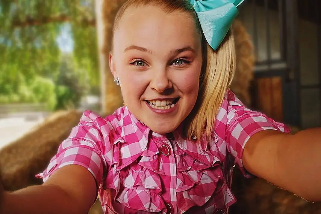 Jojo Siwa praises her 'supportive' parents after she confirms her LGBTQ+ status