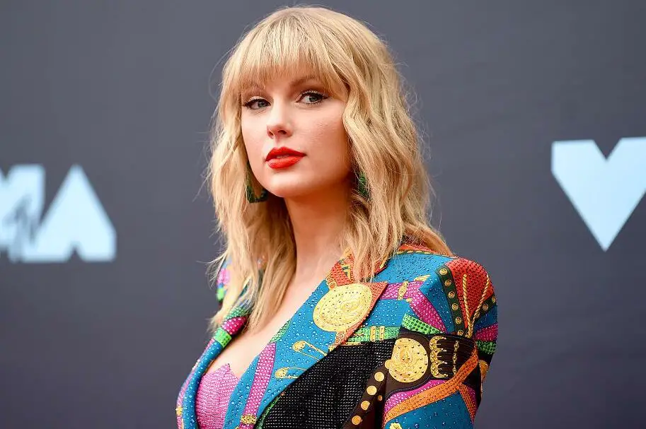 Taylor Swift gets ninth number 1 Billboard album with "Fearless (Taylor’s Version)"