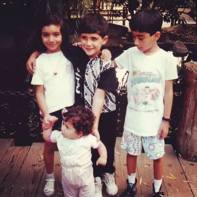 Nasim Pedrad (left) and her cousins