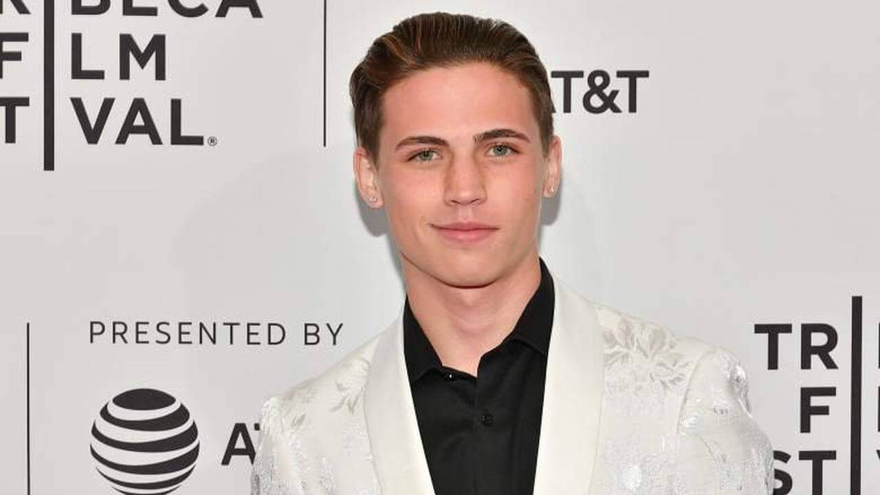 Facts about Tanner Buchanan Robby in Cobra Kai, Girlfriend, Kissing, Net Worth