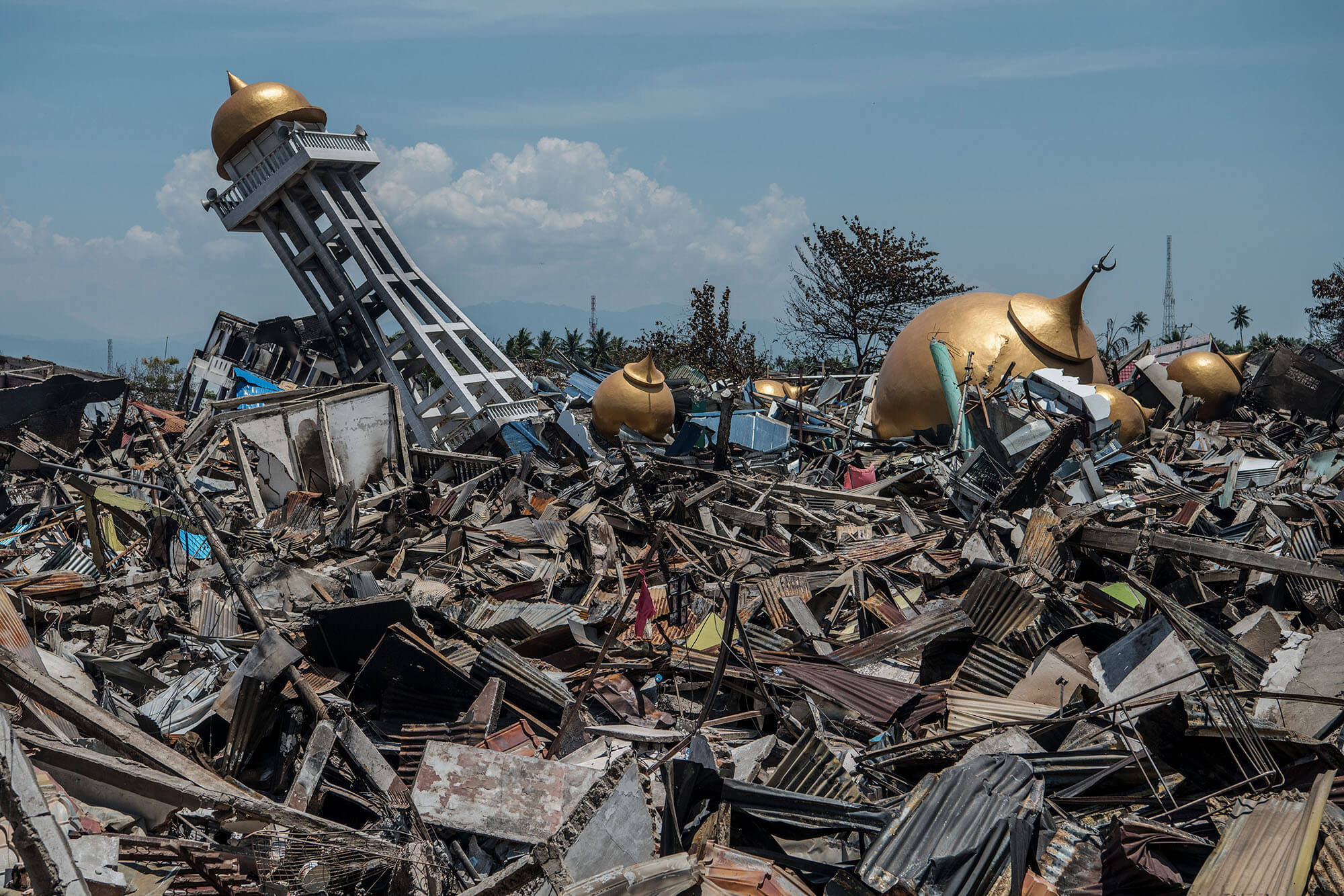 Землетрясение на острове. ЦУНАМИ Сулавеси Индонезия 2018. ЦУНАМИ после землетрясения в Индонезии.