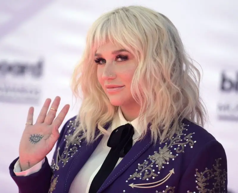Kesha and 10 celebrities with anorexia