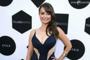 Who is Lily Adams of AT&T Famous Ads? Real Name, Age, and Net Worth